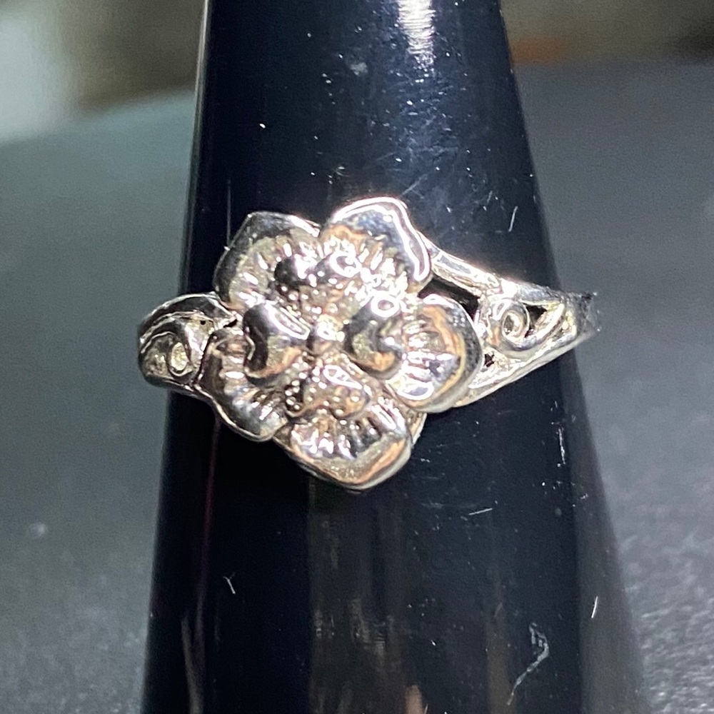 COPY - 925 Sterling Silver Flower ring